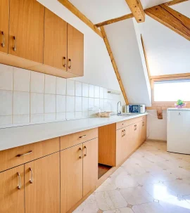 Kerényi Imre Kult-Magtár Balatonalmádi, fagerendás belső konyha